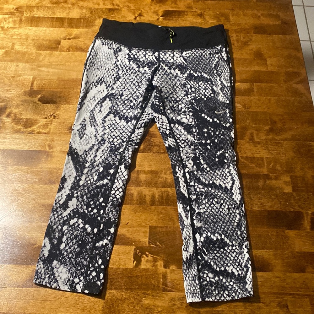 Nike DriFit Black White Running Capris